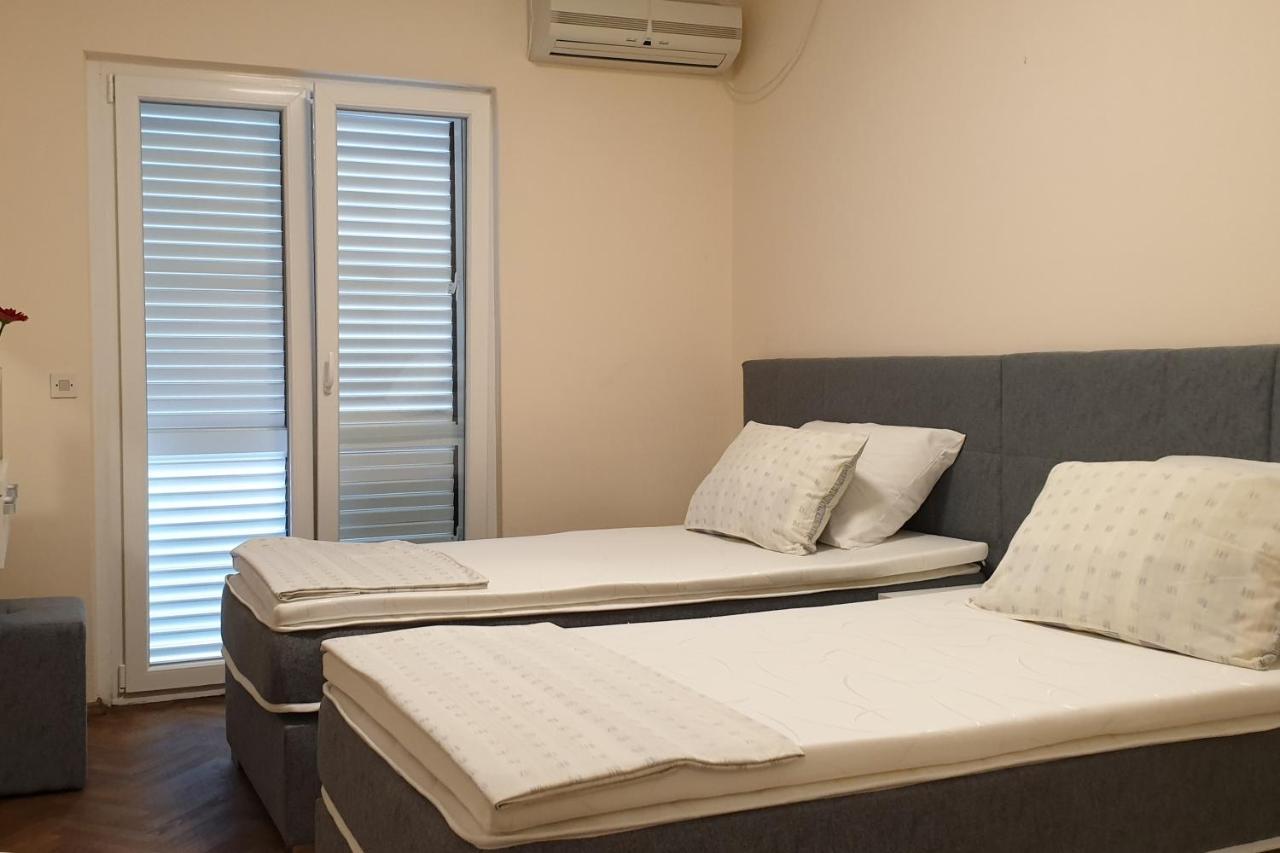 Apartments And Rooms With Parking Space Hvar - 15378 Хвар Екстер'єр фото